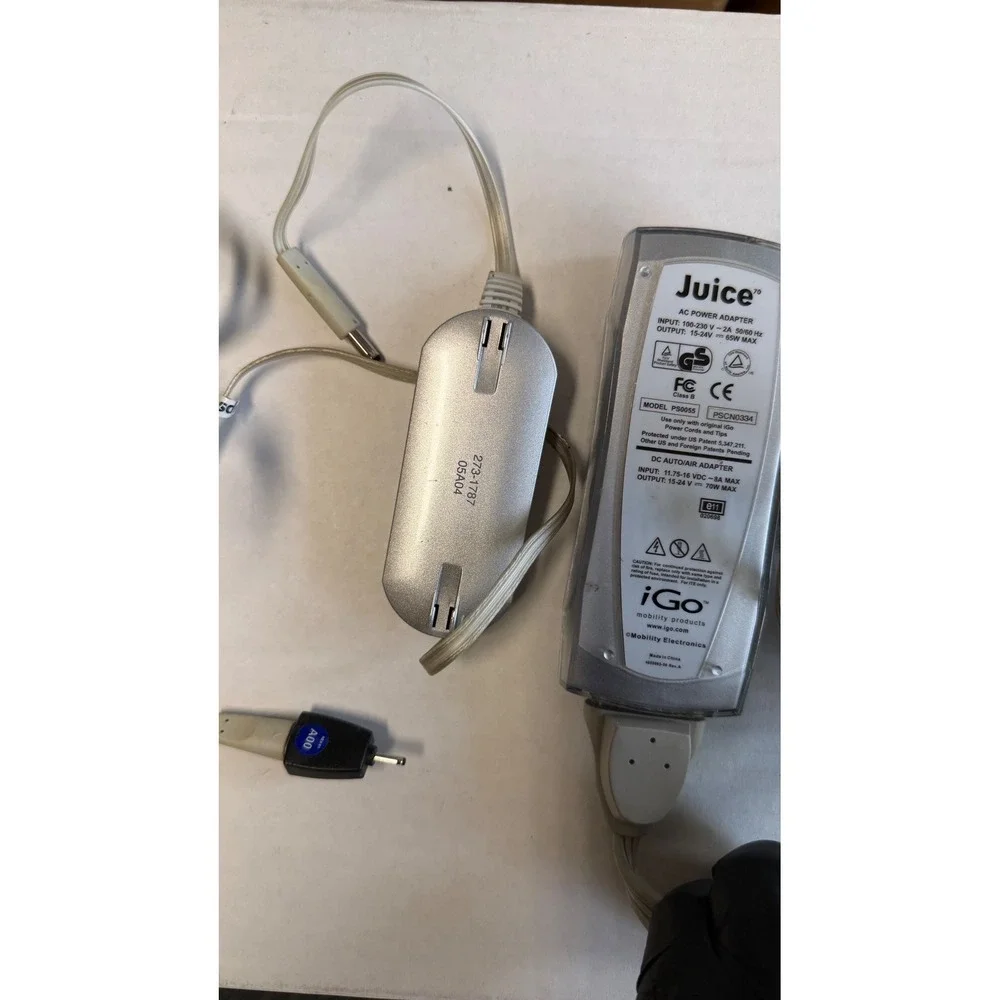 iGo Juice 70 Universal AC DC Power Adapter Laptop Charger‎ PS0055 Silver